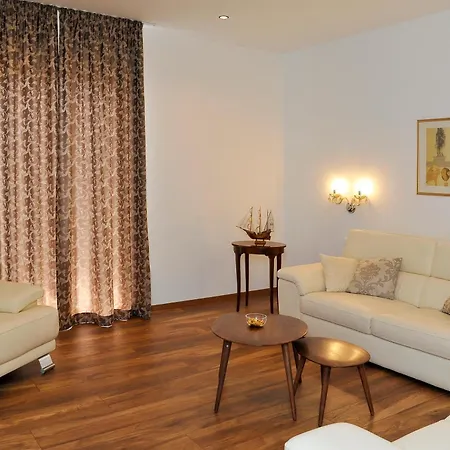 St Lux * 斯普利特